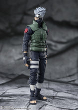 Load image into Gallery viewer, Naruto: Shippuden S.H.Figuarts Kakashi Hatake (Famed Sharingan Hero)