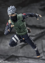 Load image into Gallery viewer, Naruto: Shippuden S.H.Figuarts Kakashi Hatake (Famed Sharingan Hero)