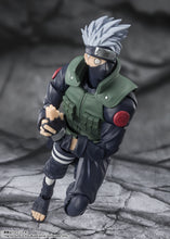 Load image into Gallery viewer, Naruto: Shippuden S.H.Figuarts Kakashi Hatake (Famed Sharingan Hero)