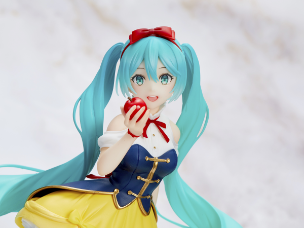 Hatsune Miku Wonderland Snow White Figure